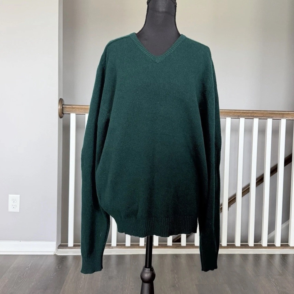 Neiman Marcus 100% Cashmere V-Neck Sweater Large Green Quiet Luxury Minimalist